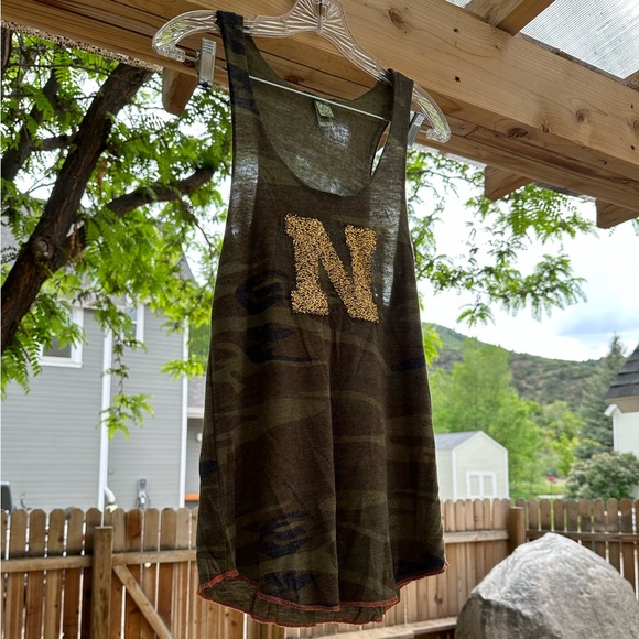 NWOT Nebraska Cornhuskers Huskers Camo Bedazzled Glitter Embellished Tank medium - Picture 5 of 16